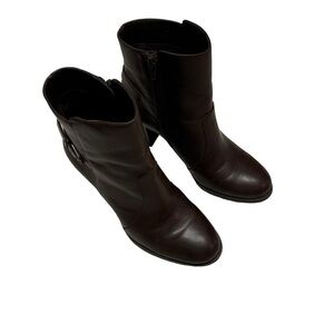 Ralph Lauren Lauren Women's Cabrey Booties size 7.5B